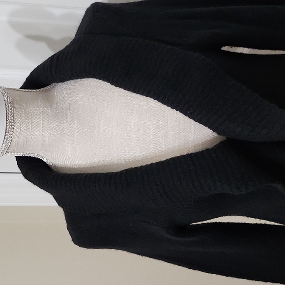 APT 9 BEAUTIFUL VICTORIAN BLACK CARDIGAN RUFFLED LAPEL & BELL CUFFS POCKETS SZ M - Picture 2 of 11